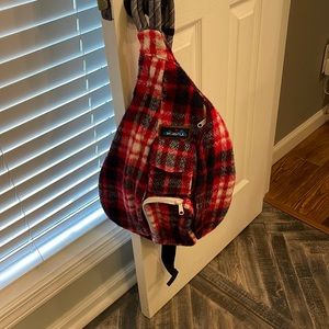 Like new full size red, black/dark navy, white FULL SIZE Kavu Rope Bag